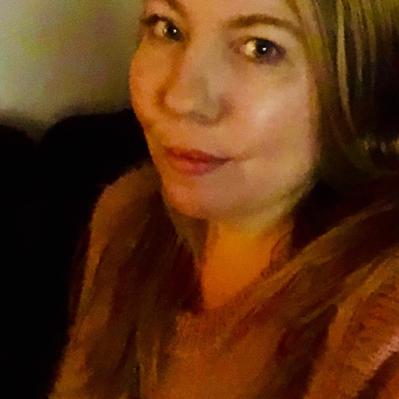 Meet your buyer/seller 😘❤️💜 - Picture 2 of 8